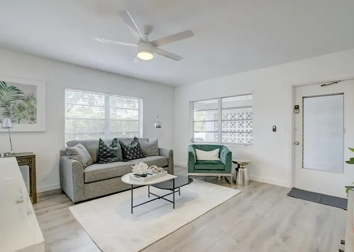 Pool Access Free Parking Smart Tv Wifi