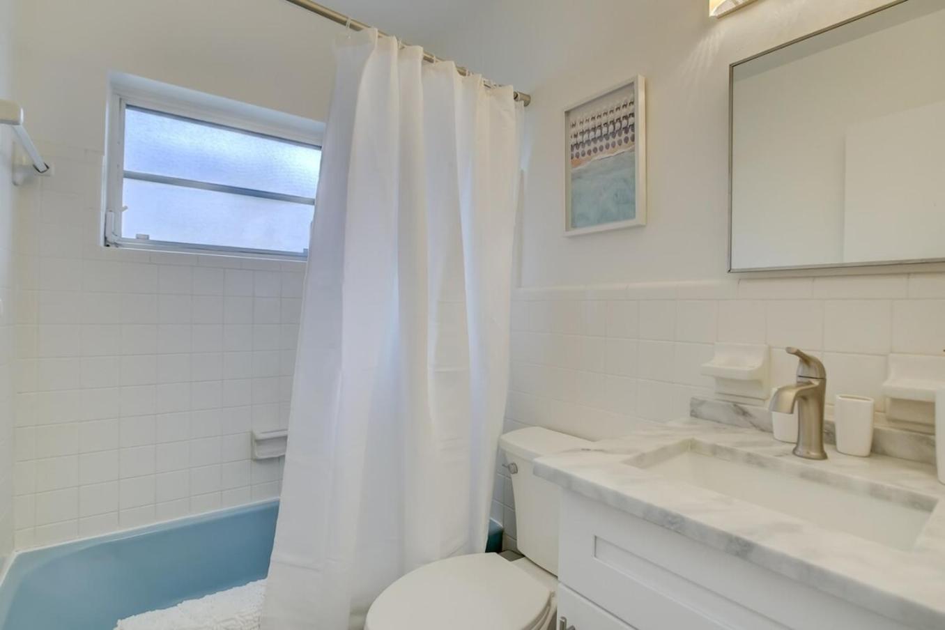 Pool Access Free Parking Smart Tv Wifi Apartment *